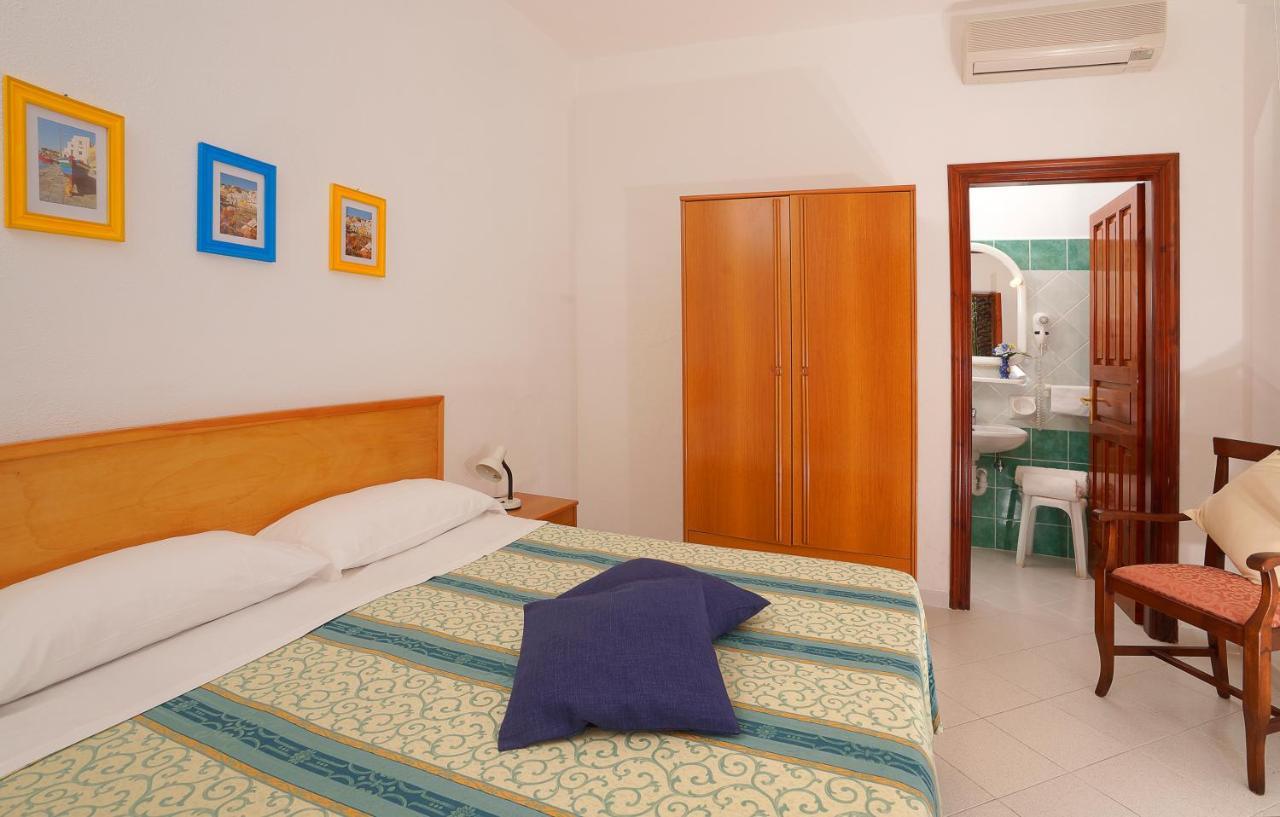 Hotel Villa Mena Форио Экстерьер фото
