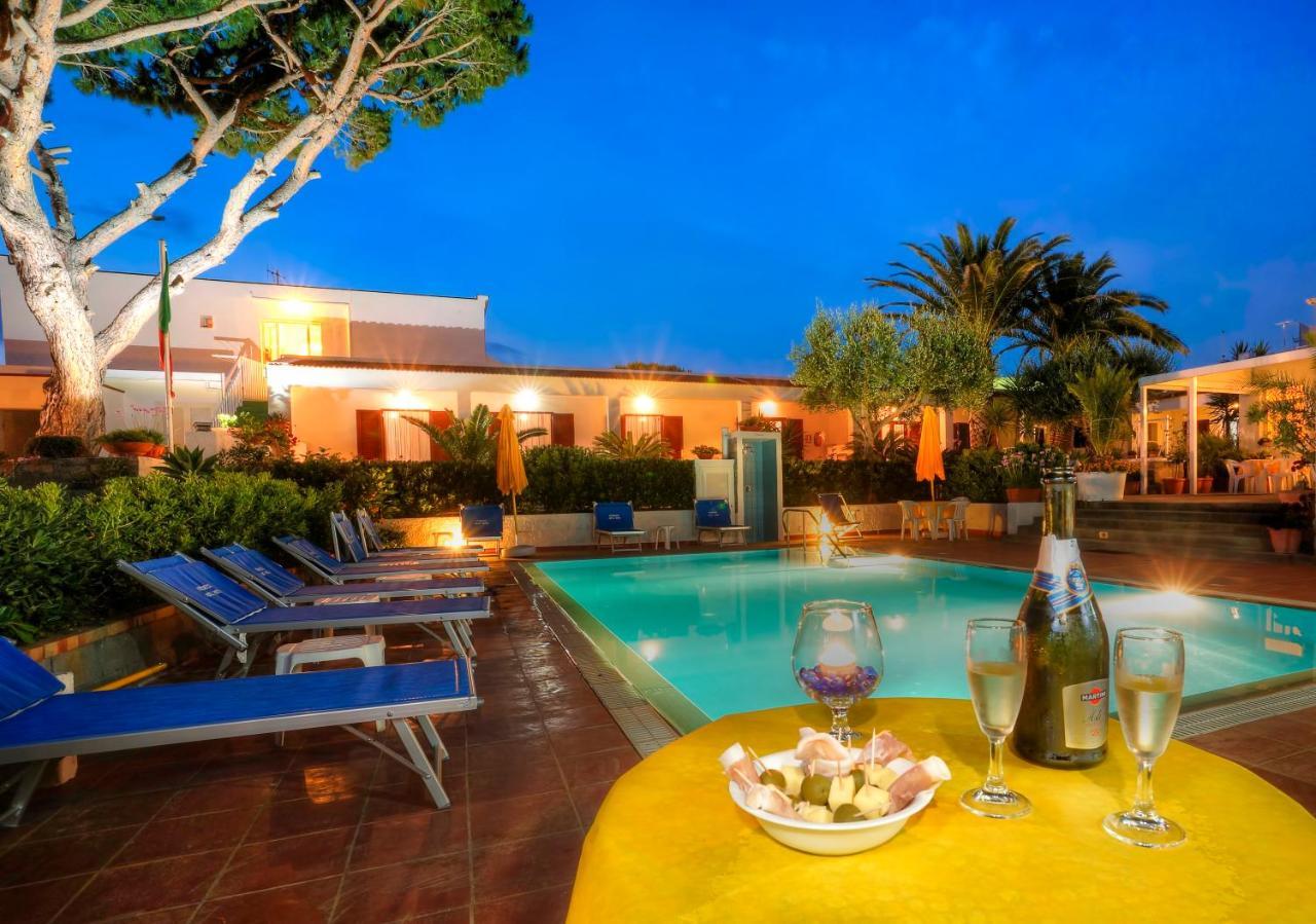 Hotel Villa Mena Форио Экстерьер фото