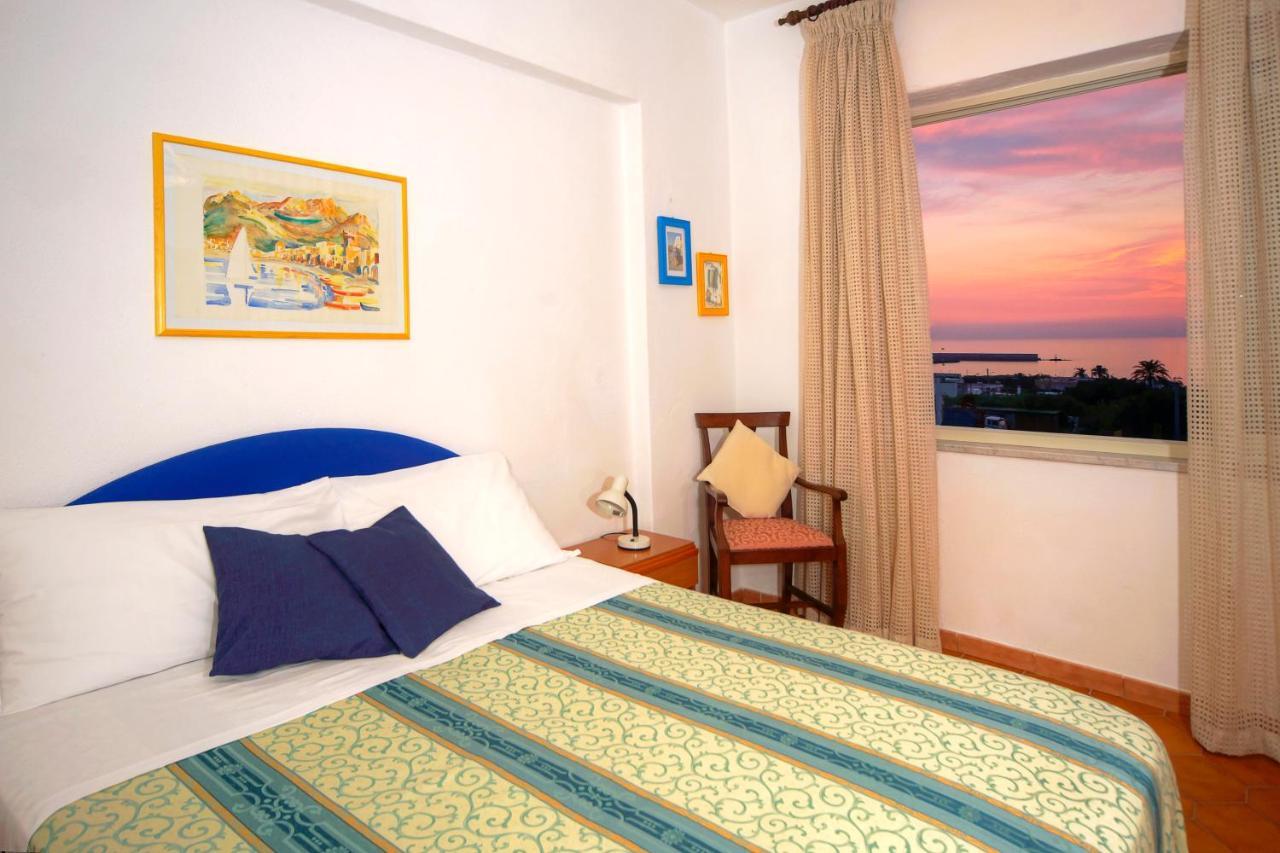Hotel Villa Mena Форио Экстерьер фото